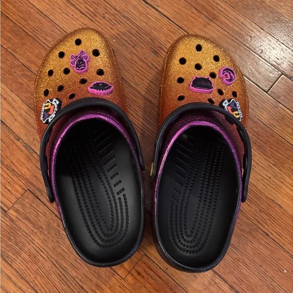Hocus Pocus Crocs -Size 11 W, 9 M - Picture 8 of 9